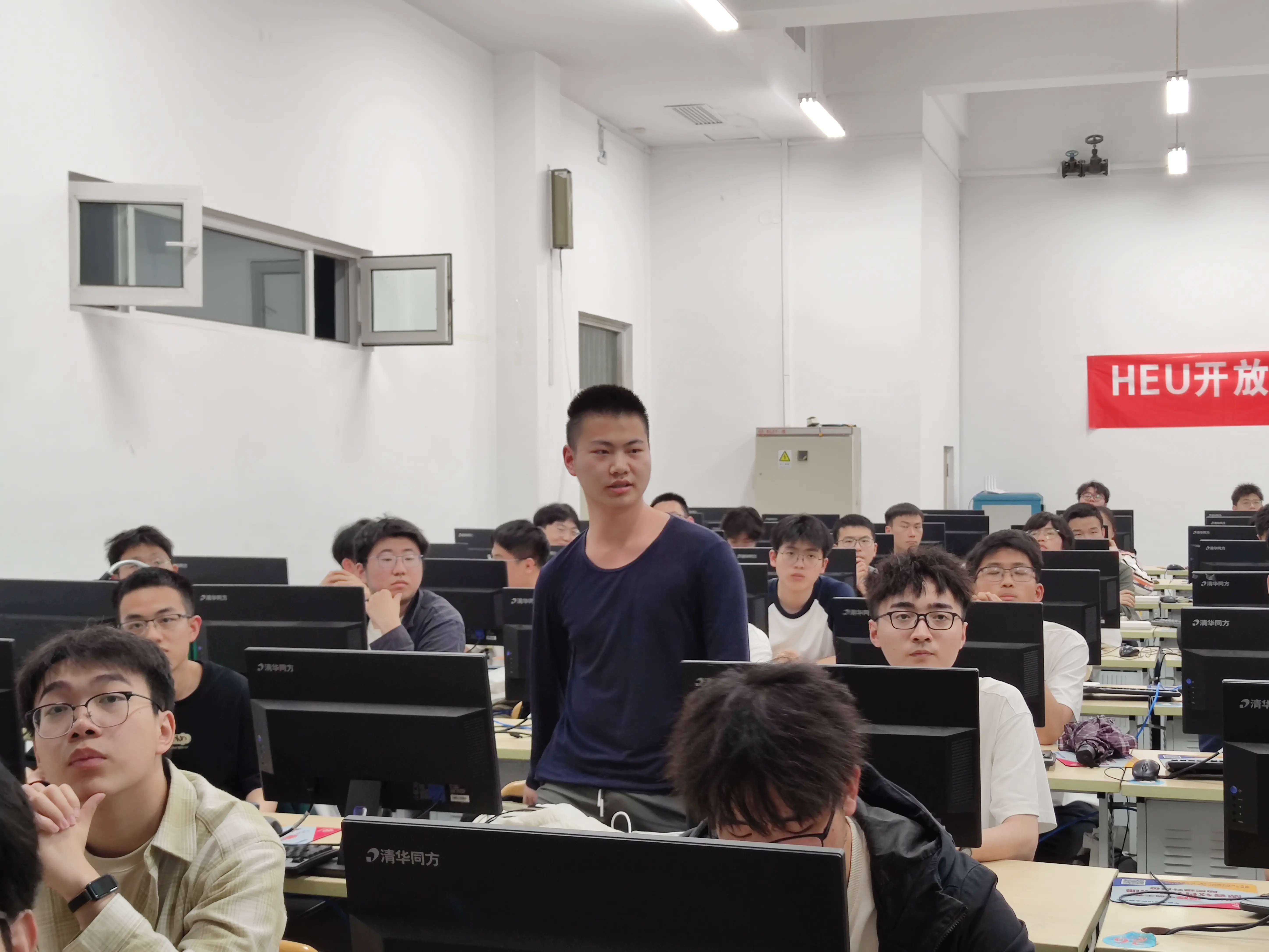 同学们踊跃提问